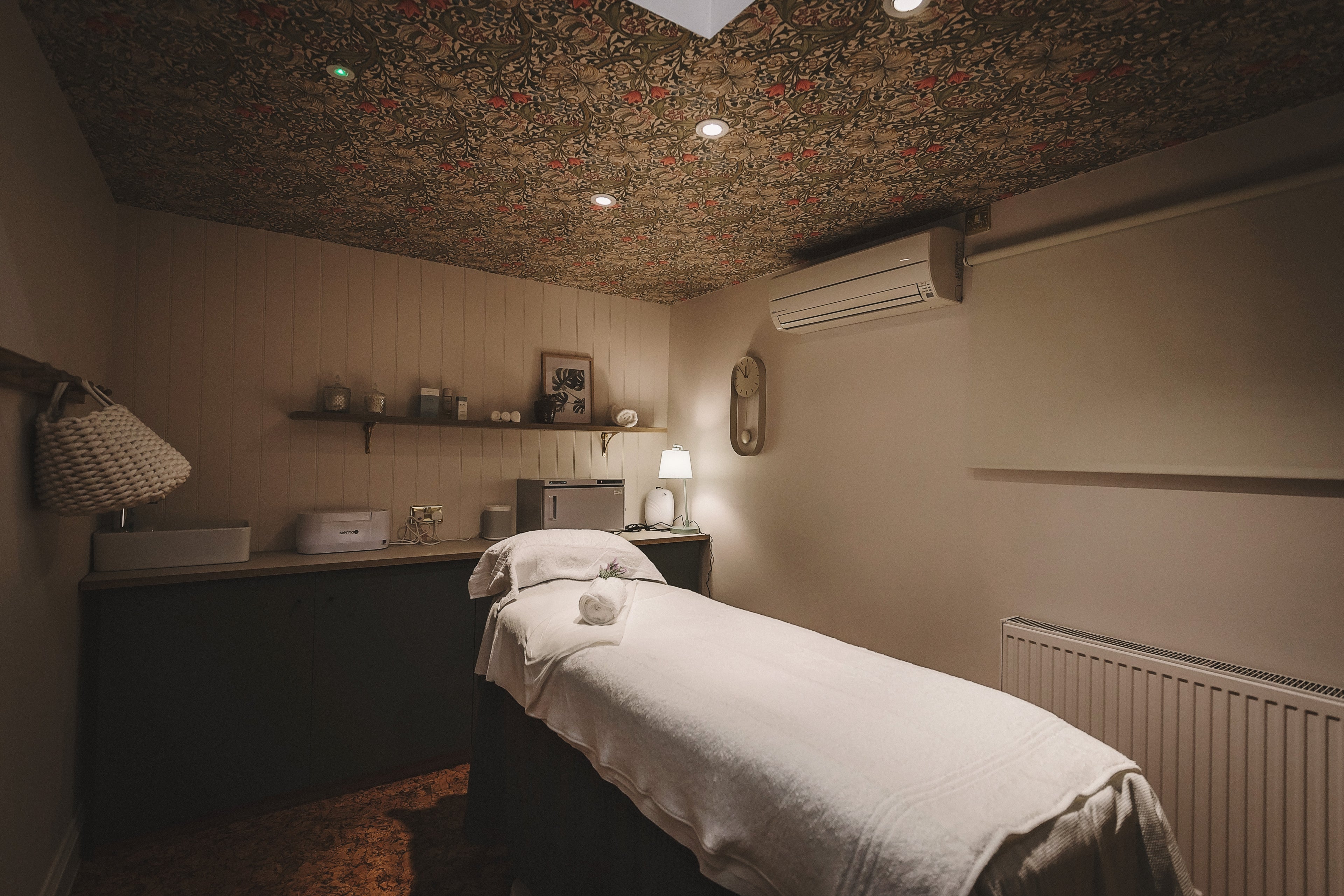 45 MINUTE MASSAGE OR FACIAL - 9th of July - 5:50PM